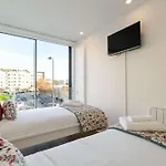 Spacious Light-filled Flat With Garage By Hostwise * Leça da Palmeira