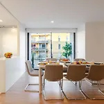 Spacious Light-filled Flat With Garage By Hostwise Apartment