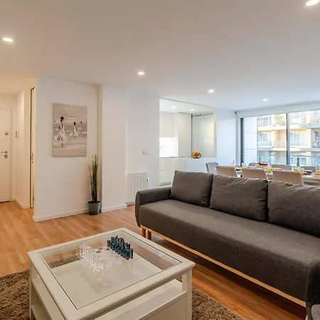 Apartamento Spacious Light-filled Flat With Garage By Hostwise Leça da Palmeira