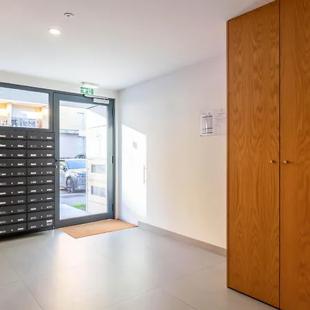 Spacious Light-filled Flat With Garage By Hostwise Apartamento