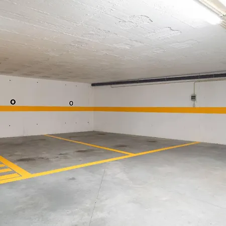 아파트 Spacious Light-filled Flat With Garage By Hostwise 레카다팔메이라