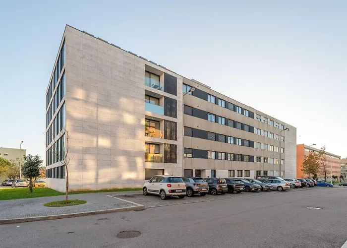 Apartment Spacious Light-filled Flat With Garage By Hostwise Leça da Palmeira